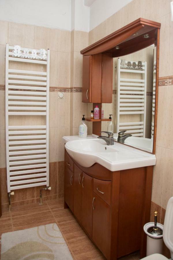 סרס Veta'S Spacious Central Apartment מראה חיצוני תמונה
